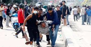 কারফিউ ভেঙে আজও সড়কে নেপালের তরুণরা